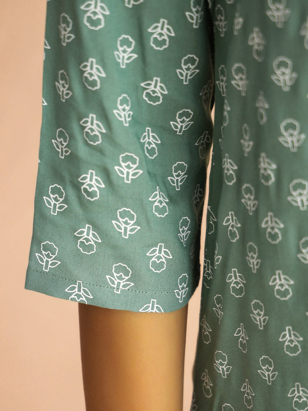 Sea Green Round Neck Viscose Rayon Ethnic Motifs Printed Night Suit For Women