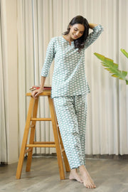 Green Cotton Elephant Print Night Suit Set with Payjama - SanskrutiHomes 