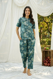 Green Floral Paisley Print Peter Pan Collar Pure Cotton Night Suit For Women