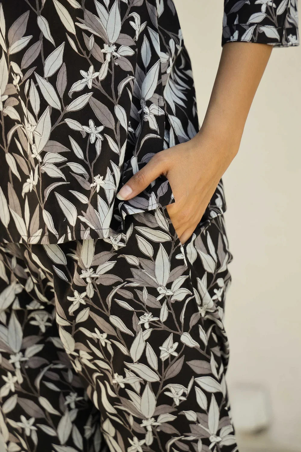 Black & White Printed Pure Cotton Night suit - SanskrutiHomes 