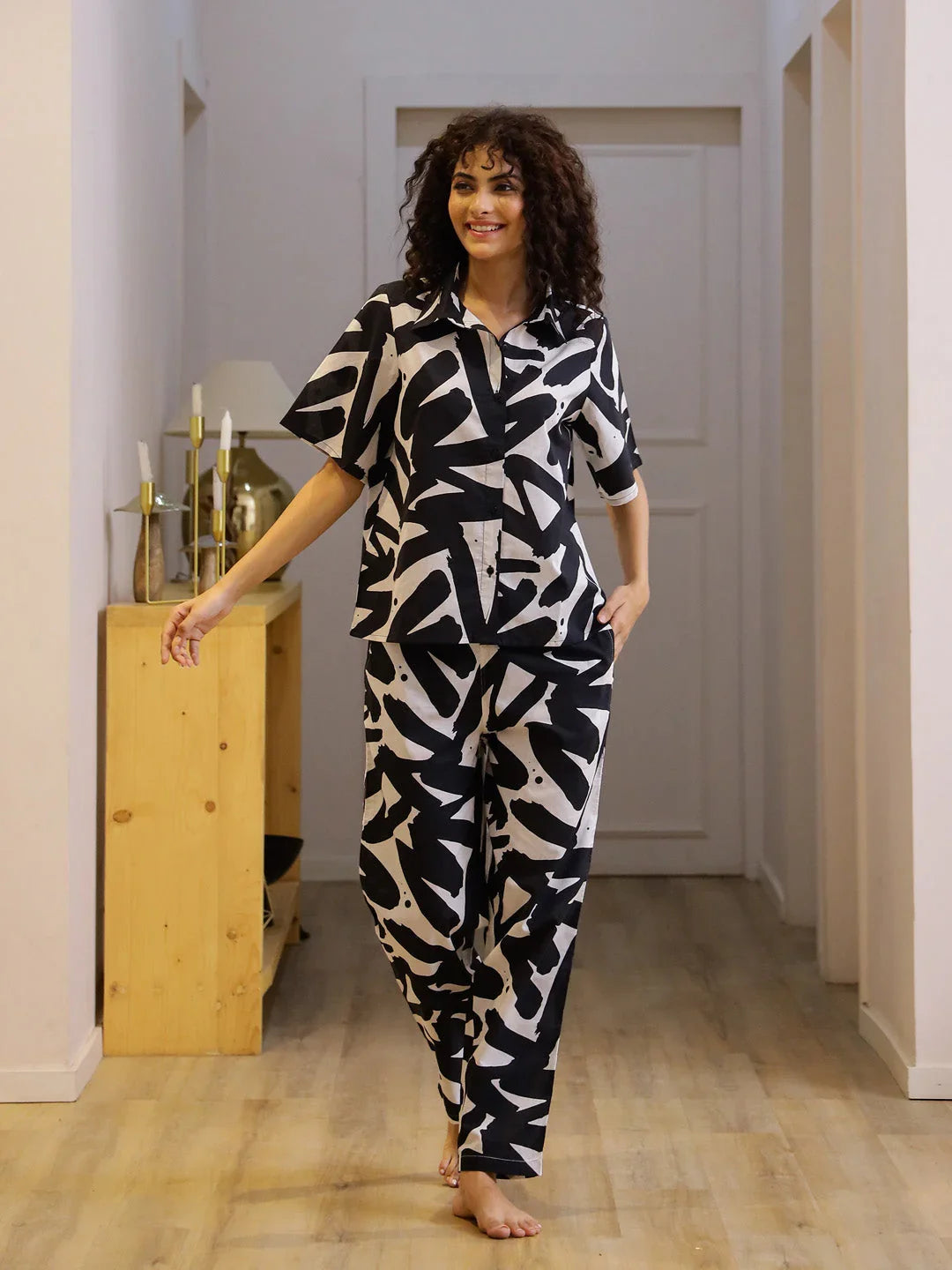 Black and White Printed Night Suit Set for Women - SanskrutiHomes 