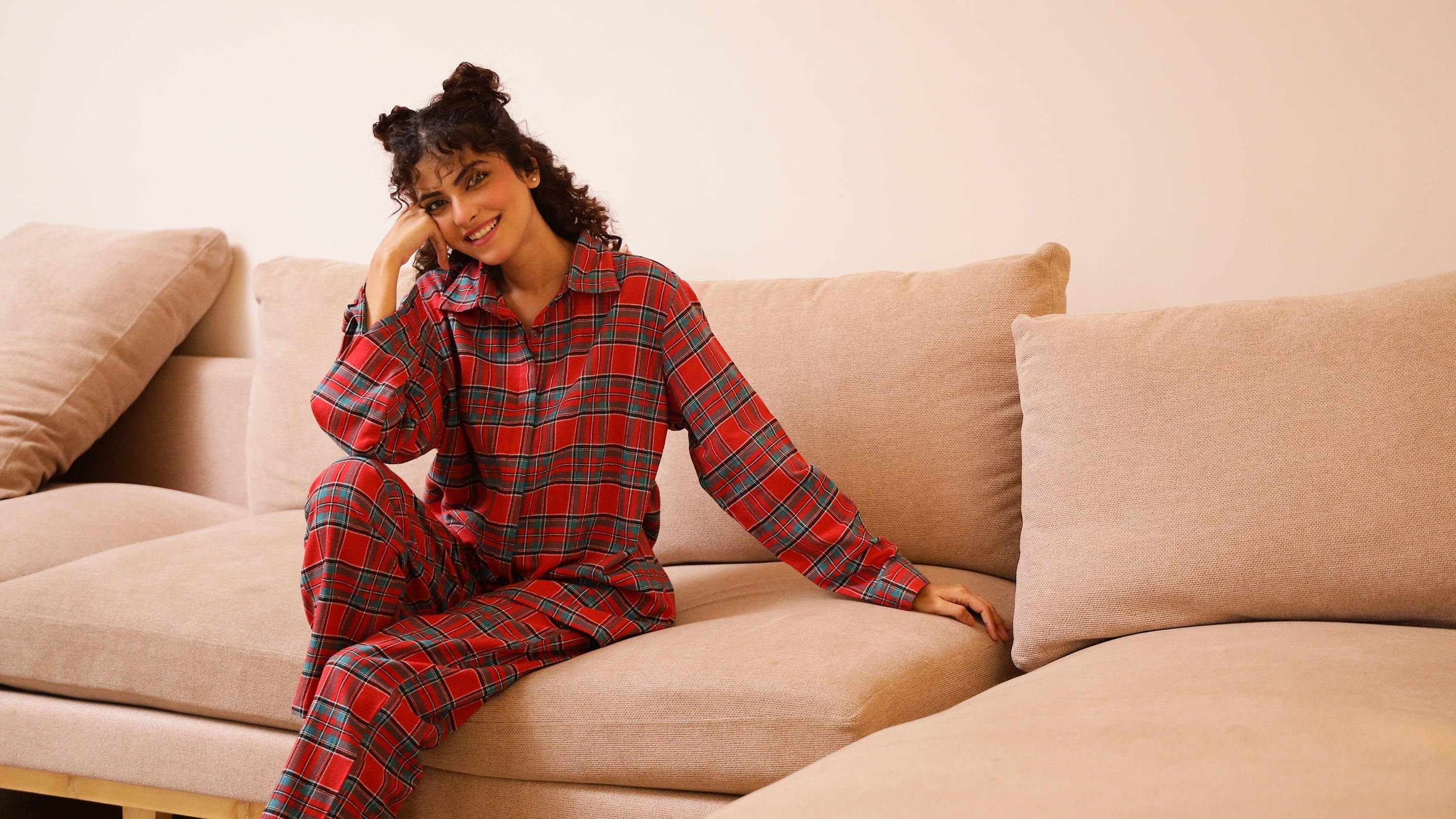 White Floral Printed Night Suit Set - SanskrutiHomes 