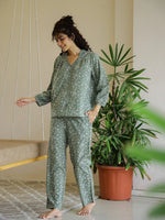 Flower Printed V-Neck Night Suit for Women - SanskrutiHomes 