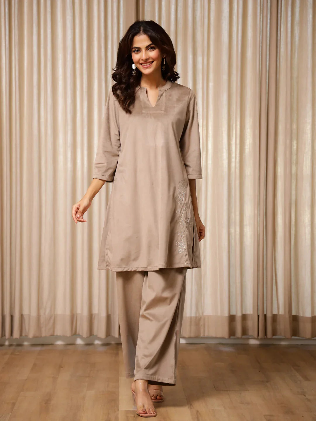 Solid velvet Kurta Set for Women - SanskrutiHomes 