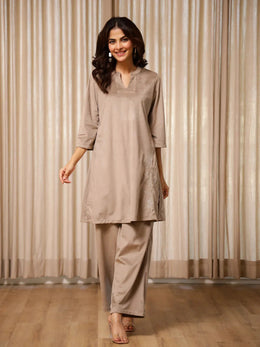 Solid velvet Kurta Set for Women - SanskrutiHomes 