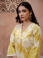 Floral Printed Kurta Set with Dupatta - SanskrutiHomes 