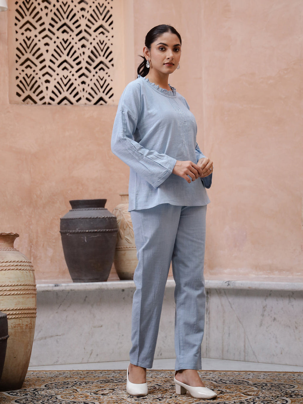 Blue Solid Print Round Neck Kurta Set