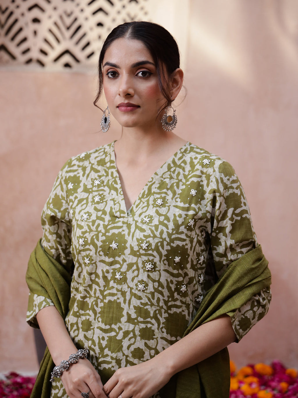 Floral Printed V-Neck Kurta Set - SanskrutiHomes 