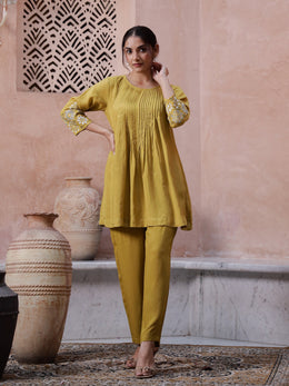 Yellow Round Neck Solid Print Co-Ord Set For Women