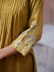 Yellow Round Neck Solid Print Co-Ord Set For Women