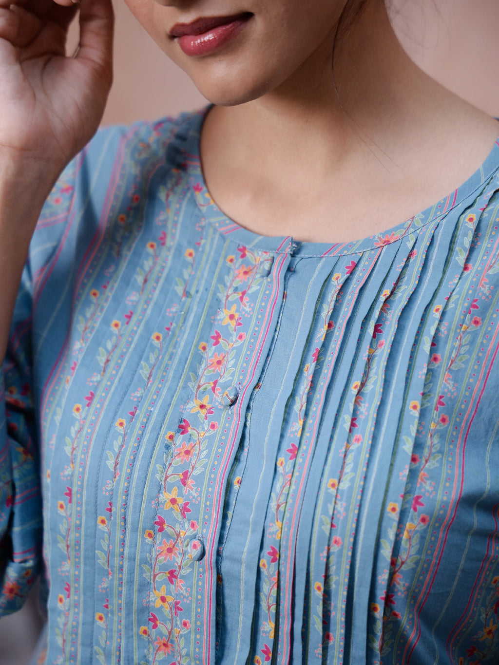 Blue Floral Printed Round Neck Kurta Set - SanskrutiHomes 