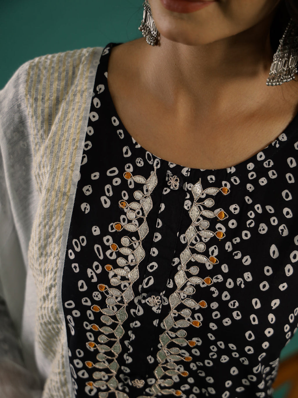 Black & White Printed Kurta Set - SanskrutiHomes 