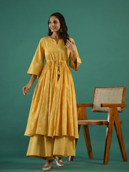 Ethnic Motifs Printed Cotton Kurta Set - SanskrutiHomes 
