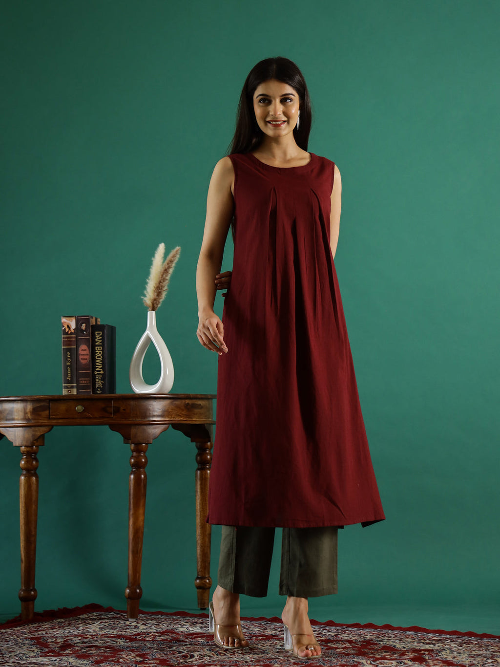 Solid Print Sleeveless Kurta Set for Women - SanskrutiHomes 