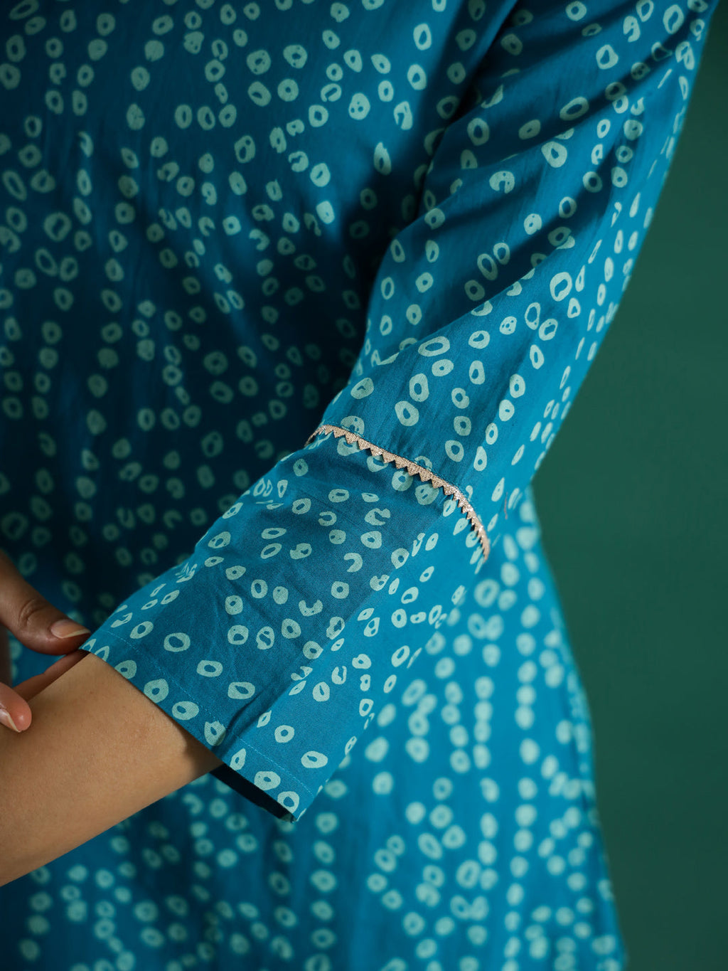 Blue White Dotted Printed Cotton Kurta - SanskrutiHomes 