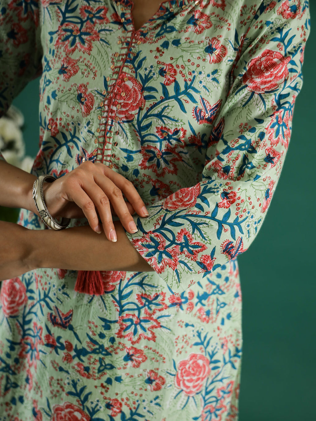 Green Flower Printed Round Neck Cotton Kurta - SanskrutiHomes 