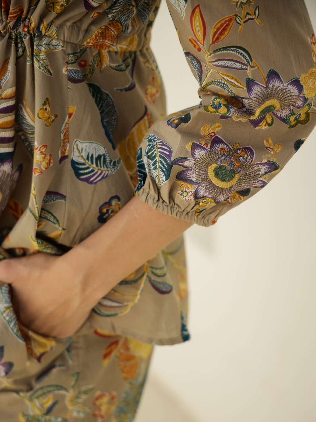 V-Neck Floral Printed Cotton Night Suit - SanskrutiHomes 