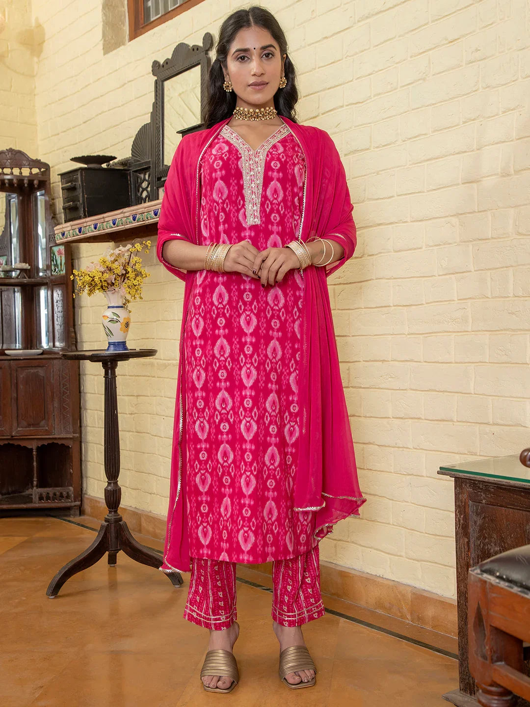 Pink Flower Printed V Neck Cotton Kurta Set - SanskrutiHomes 