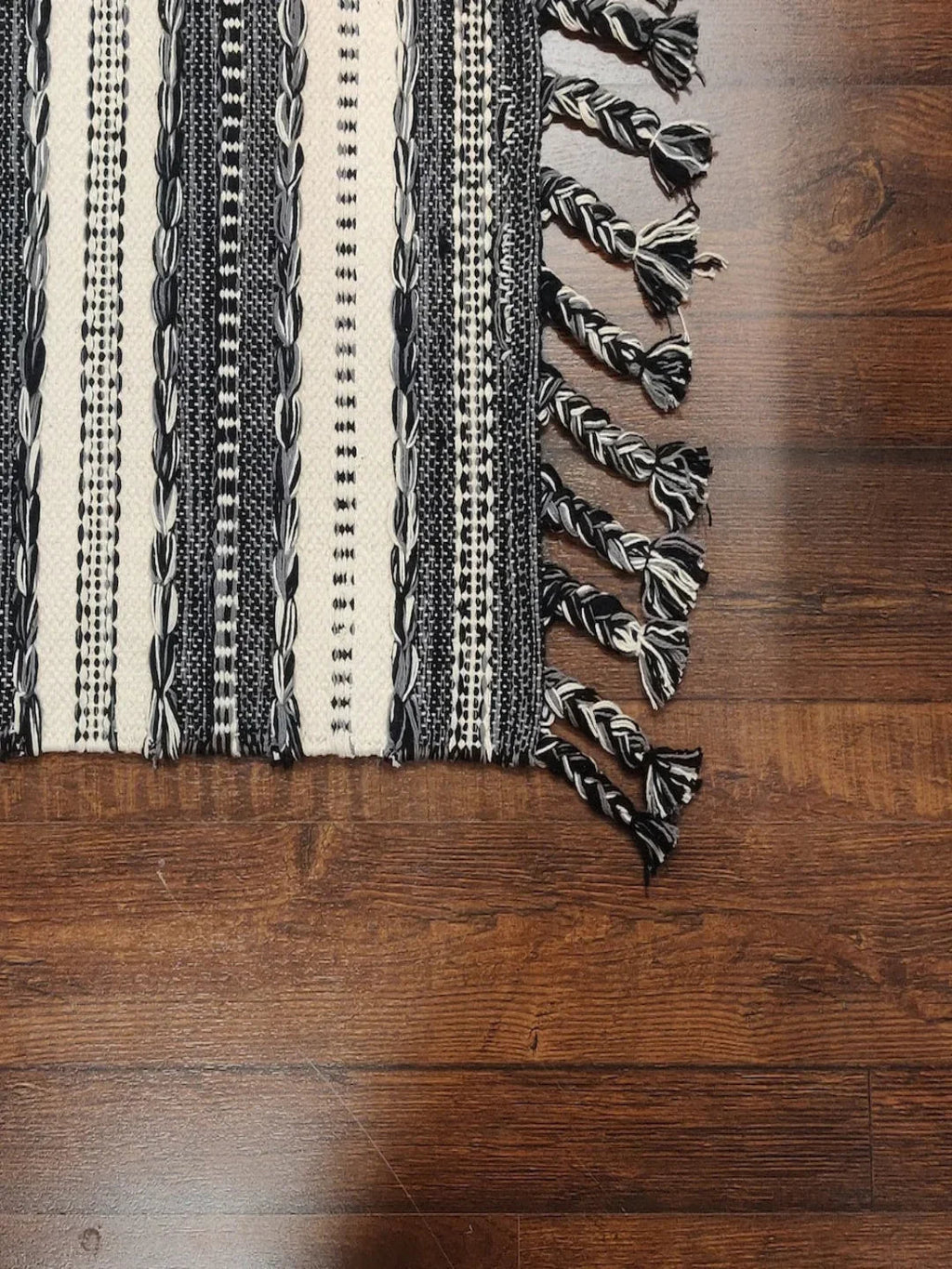 Hand-weaved 100% Cotton Rug with set of 2 Cushion Covers - SanskrutiHomes 