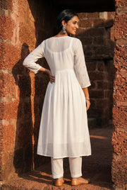 Off White V-Neck Solid Kurta Set For Women