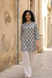 Blue Round Neck Abstract Print Cotton Round Neck Top For Women
