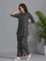 Women Floral Printed Black loungewear set - SanskrutiHomes 