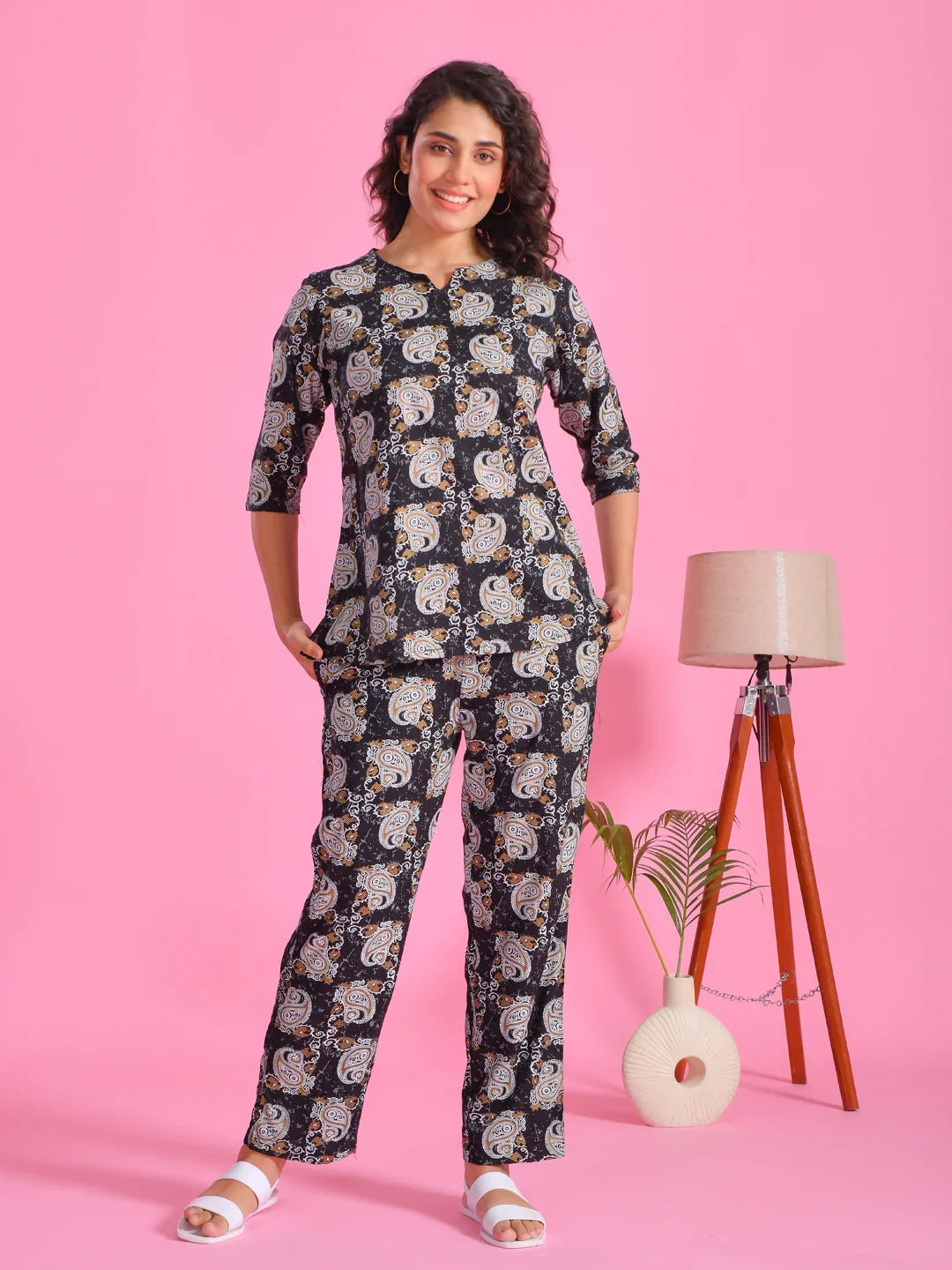 Blue Printed Round Neck Night Suit - SanskrutiHomes 
