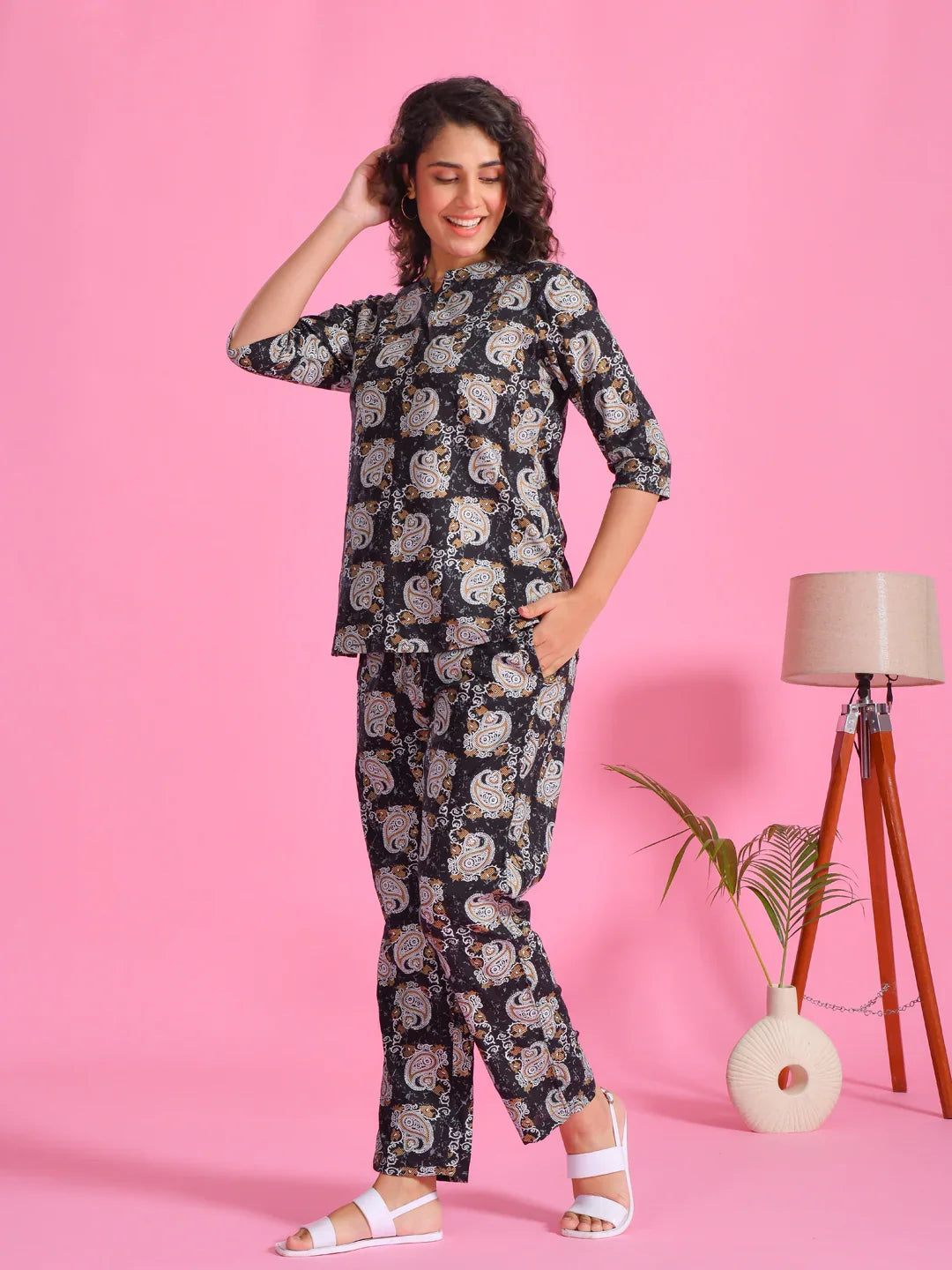 Blue Printed Round Neck Night Suit - SanskrutiHomes 