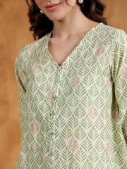 Green Motif Print V-Neck Pure Cotton Co-Ord Set For Women