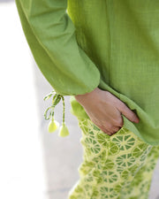 Green Solid Tie Up Neck Cotton Night Suit For Women