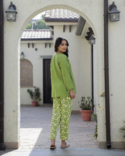 Green Solid Tie Up Neck Cotton Night Suit For Women