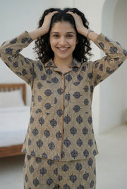 Beige Abstract Print Lapel Collar Pure Cotton Night Suit For Women