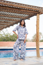 White Shirt Collar Geometric Printed Pure Cotton Night Suit