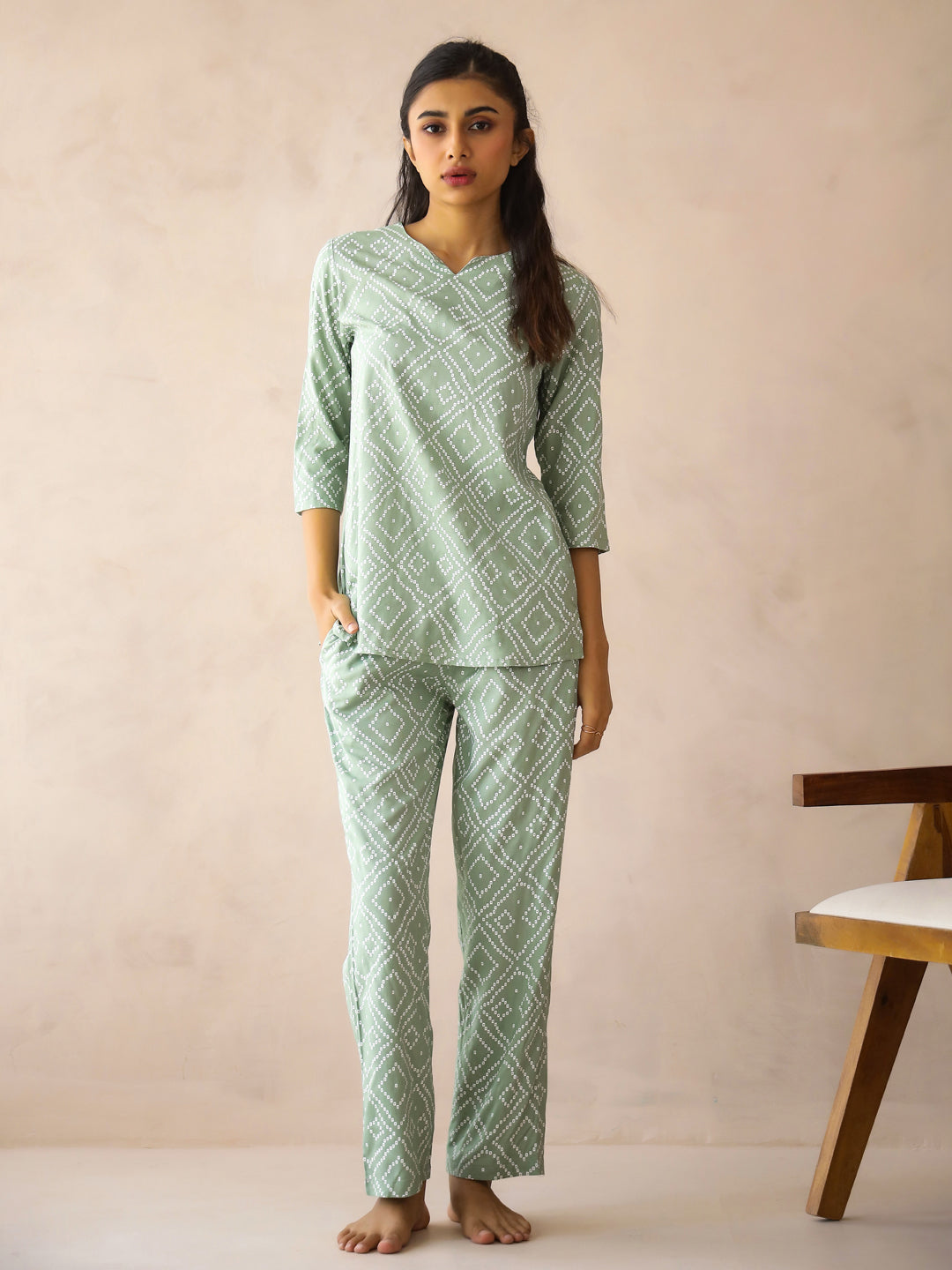 Sea Green Round Neck Viscose Rayon Printed Bandhani Print Night Suit For Women