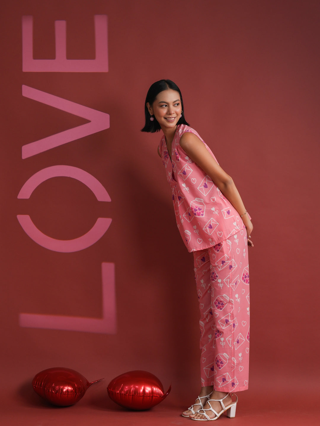 Pink V-Neck Printed Cotton Night Suit - SanskrutiHomes 