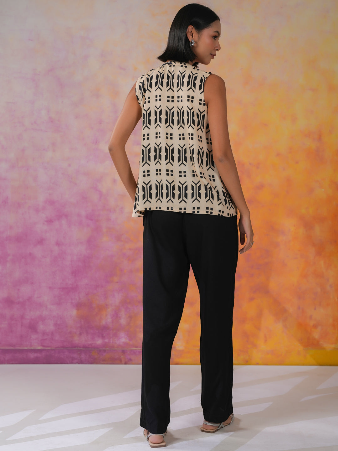 Black Geometric Print Round Neck Co-ords Set - SanskrutiHomes 