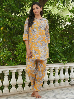 Yellow Cotton printed loungewear set - SanskrutiHomes 