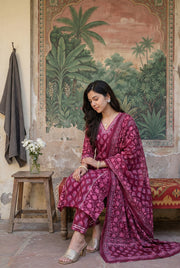 Pink Floral V-Neck Gotta Patti Pure Cotton Kurta Set For Women