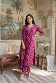 Pink Floral V-Neck Gotta Patti Pure Cotton Kurta Set For Women