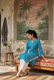 Blue V-Neck Bandhani Print Pure Cotton Kurta For Women