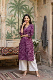 Purple V-Neck Bandhani Print Cotton Kurta For Women
