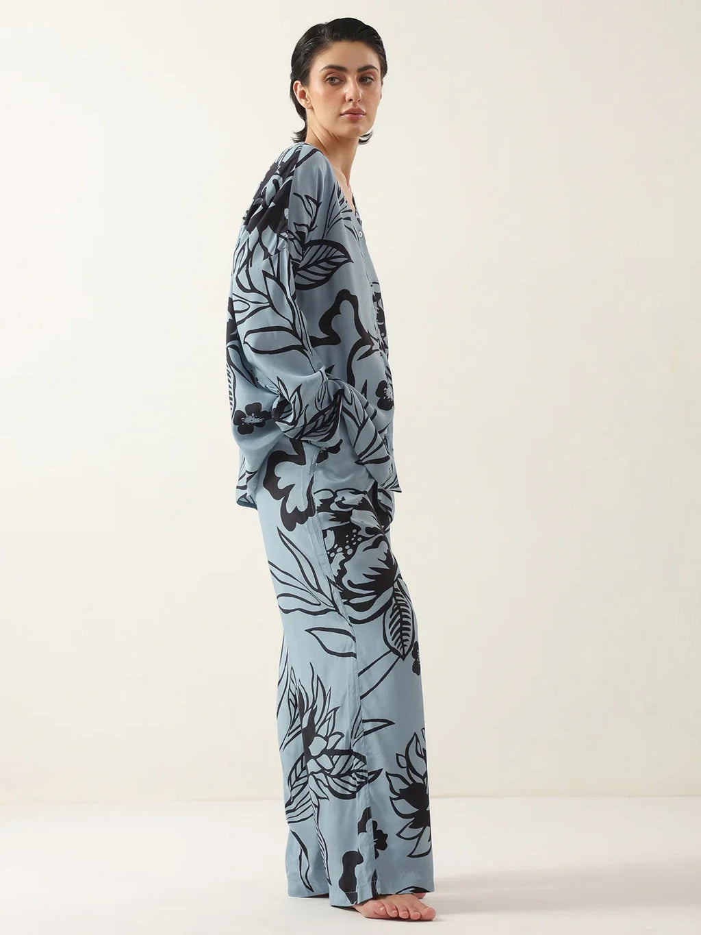 Blue Color V-Neck Floral Printed Night Suit - SanskrutiHomes 