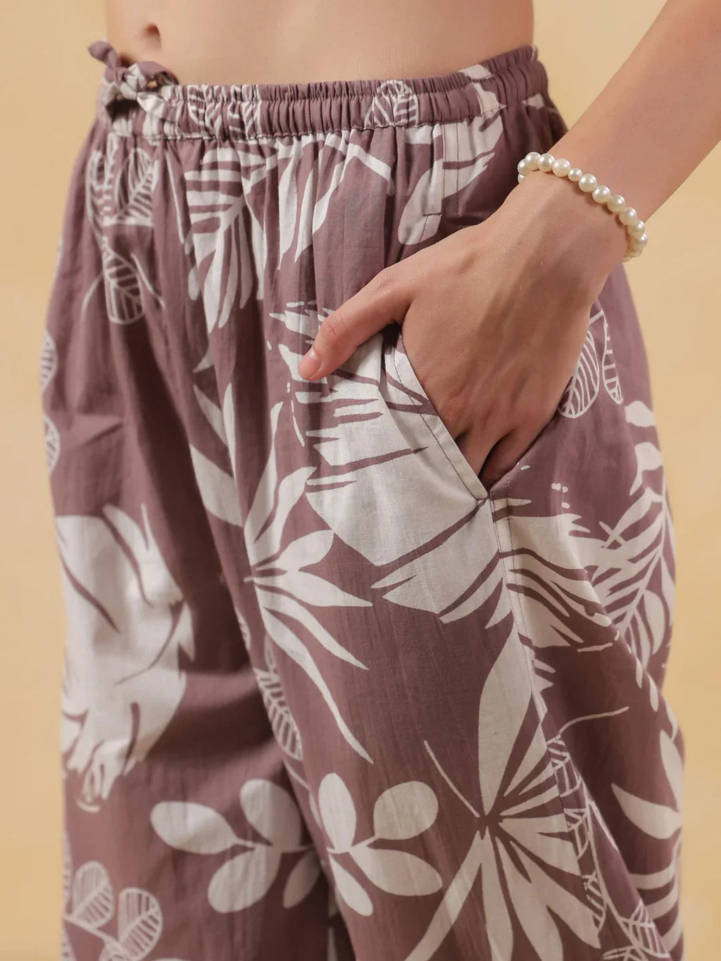 Lavender Shirt Collar Pure Cotton Printed Night Suit for Women - SanskrutiHomes 