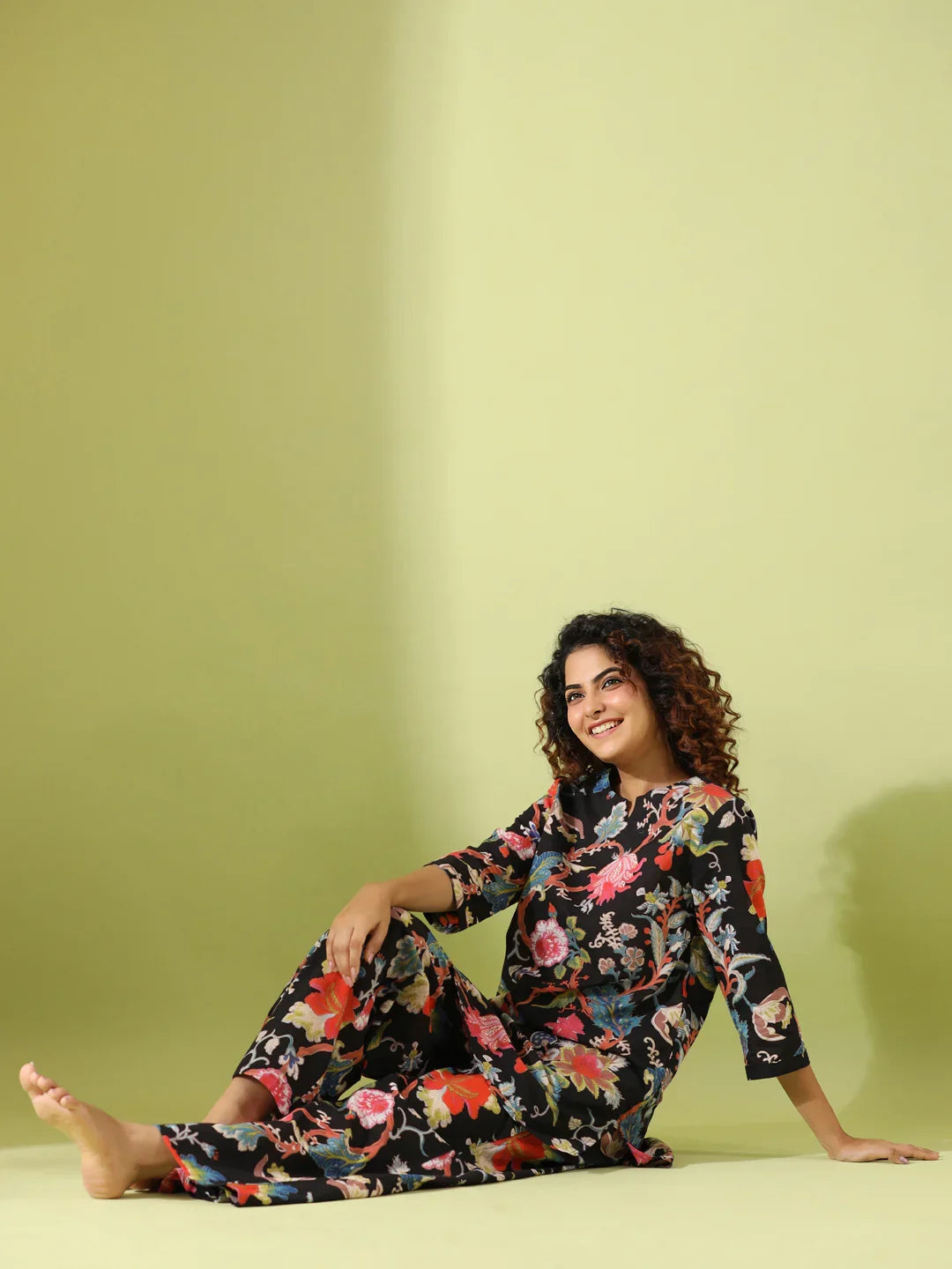 Black floral print loungewear set - SanskrutiHomes 