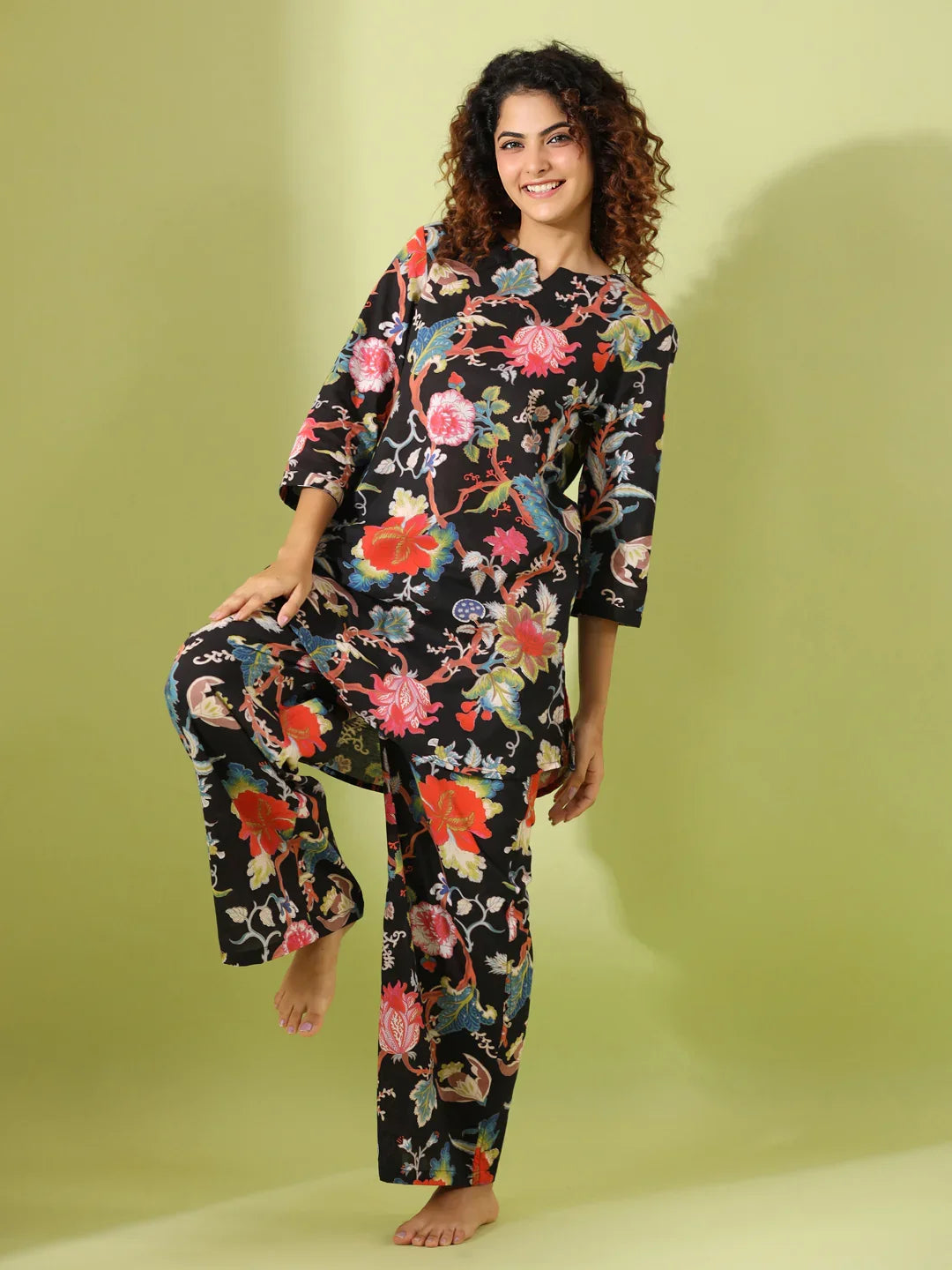 Black floral print loungewear set - SanskrutiHomes 