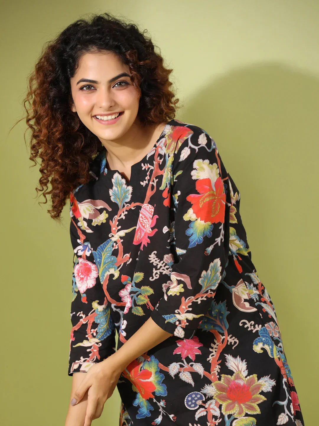 Black floral print loungewear set - SanskrutiHomes 
