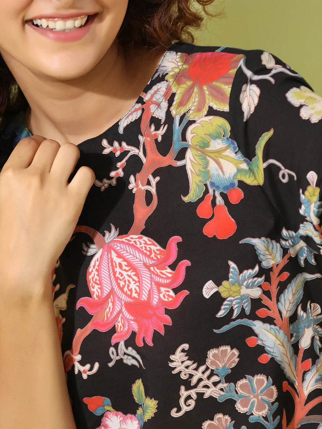 Black floral print loungewear set - SanskrutiHomes 