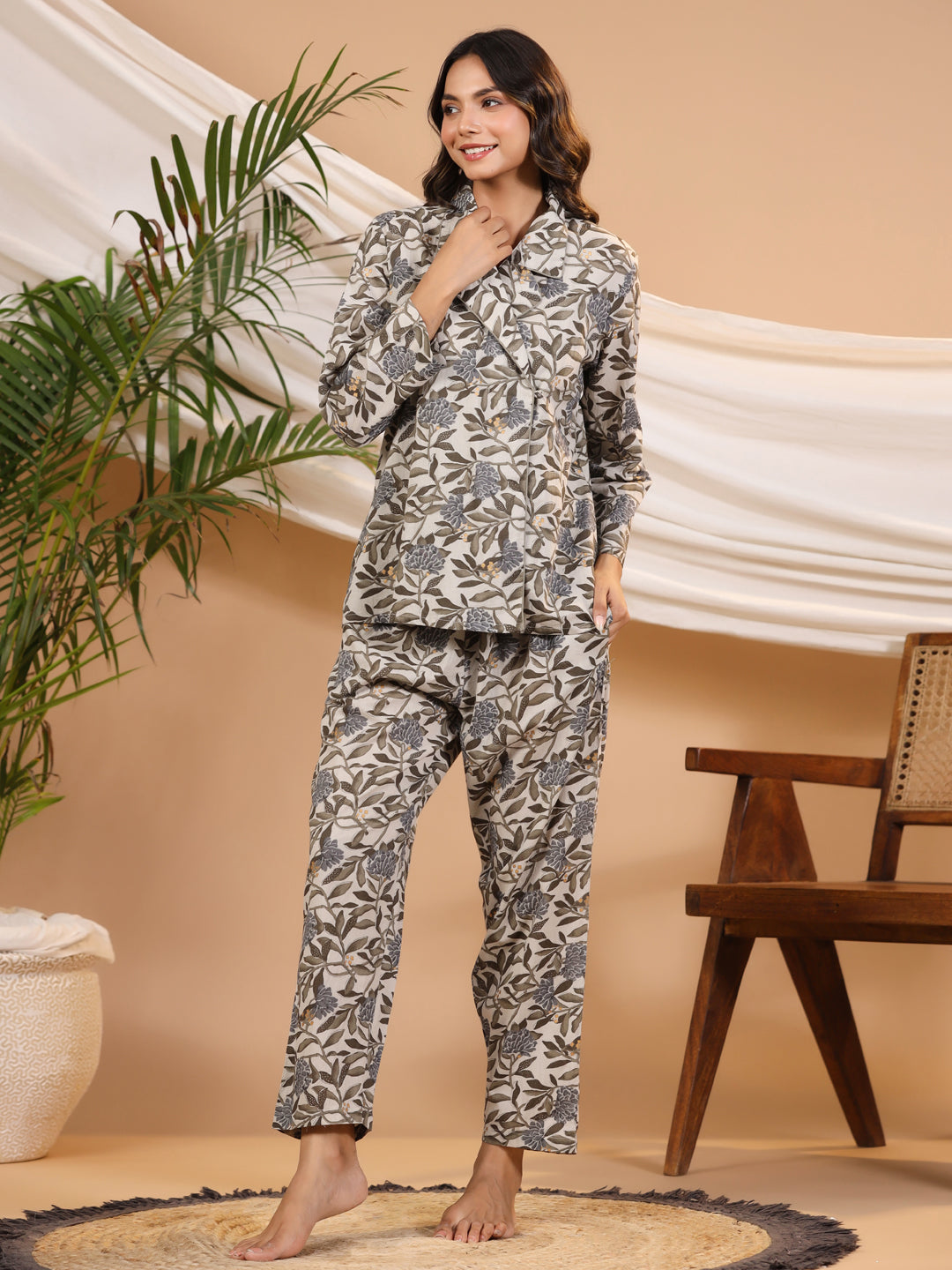 Green Shawl Lapel Floral Print Pure Cotton Night Suit For Women