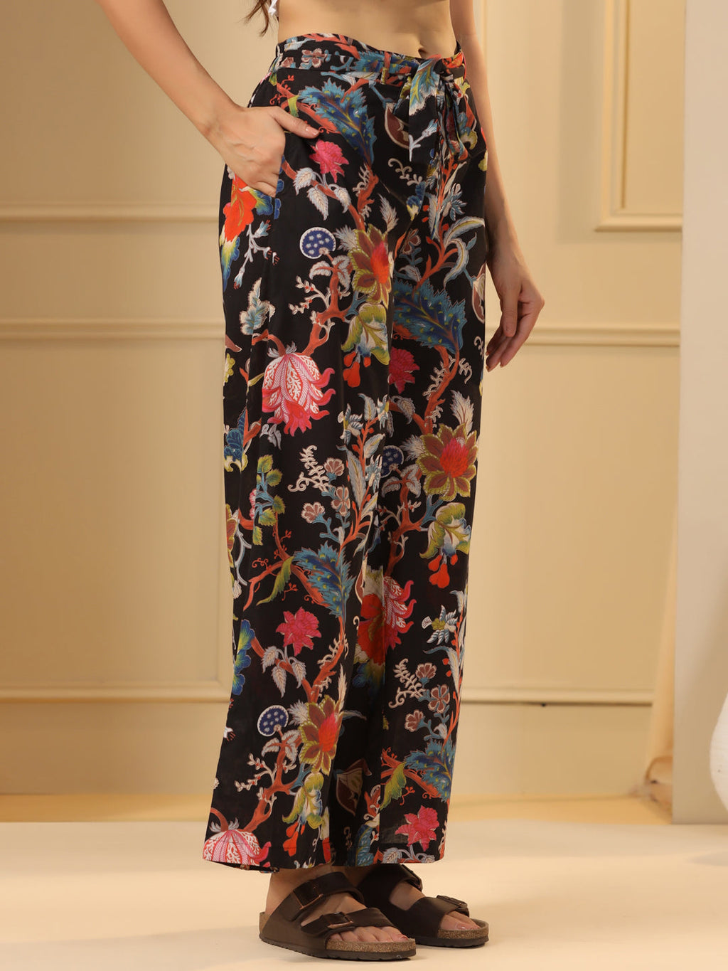 Black & Pink Floral Printed Pure Cotton Lounge Pants - SanskrutiHomes 