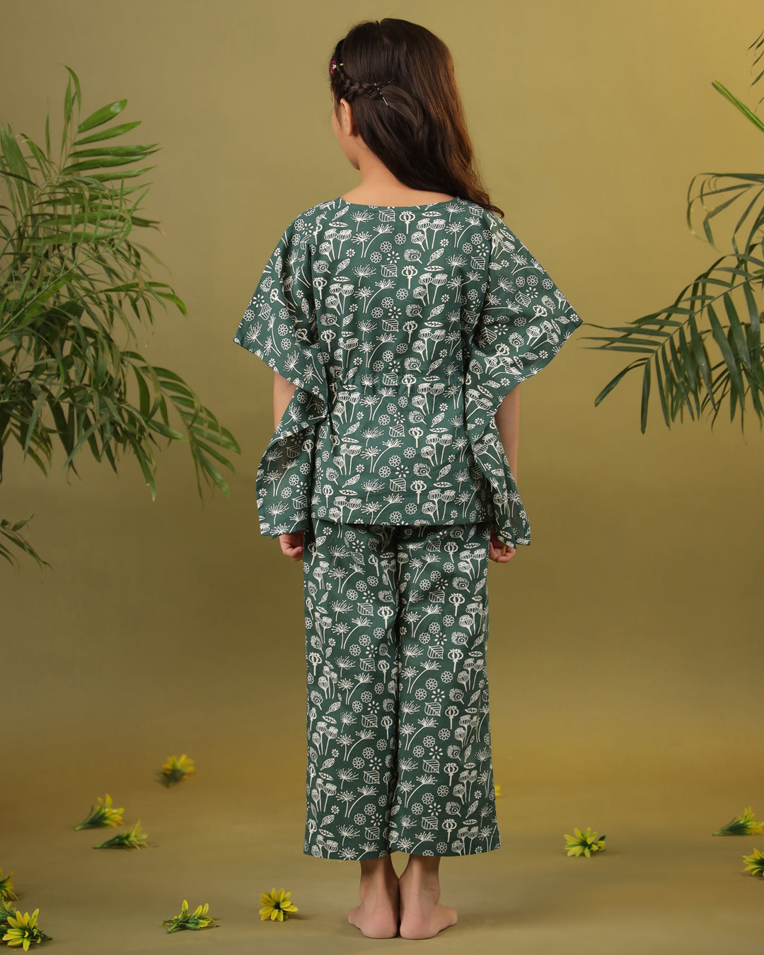 Kids Pure Cotton Green Colour Printed Night suits - SanskrutiHomes 